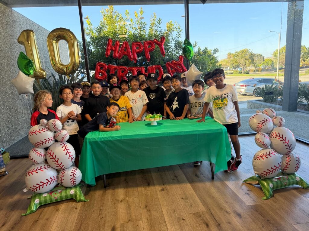 group picture of kids at 10th year old birthday party at Hit Factory LA